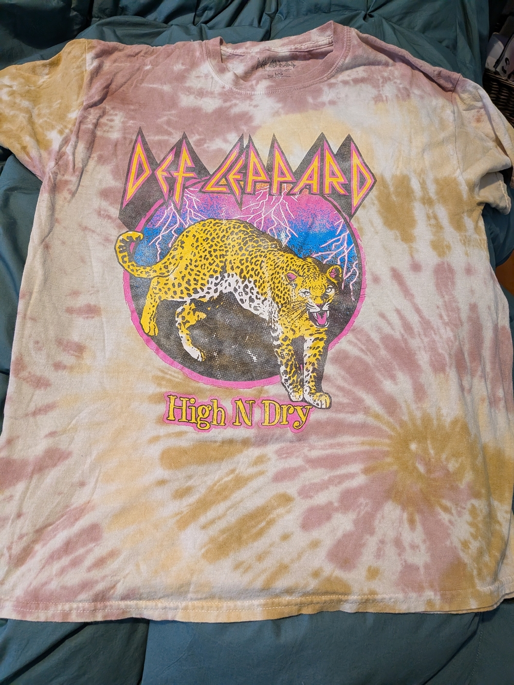 Def Leppard High N Dry Tie-Dye Graphic Tee - Pink & Tan size L 100% cotton